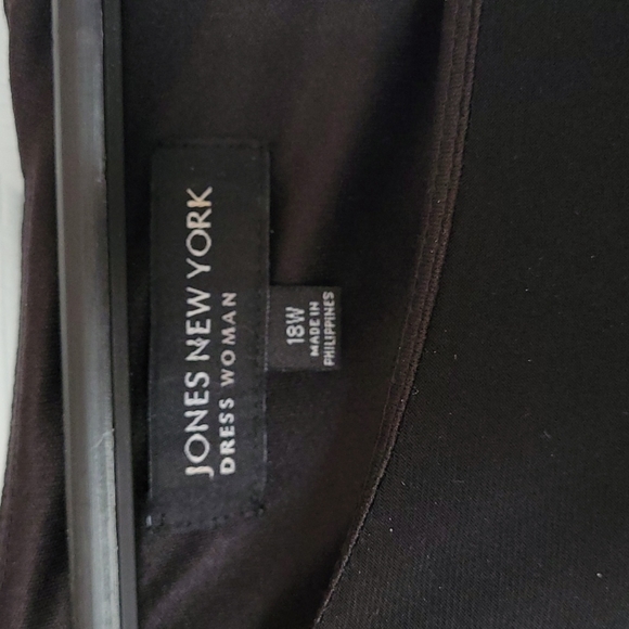 Jones New York size 18W black dress. - Picture 2 of 4
